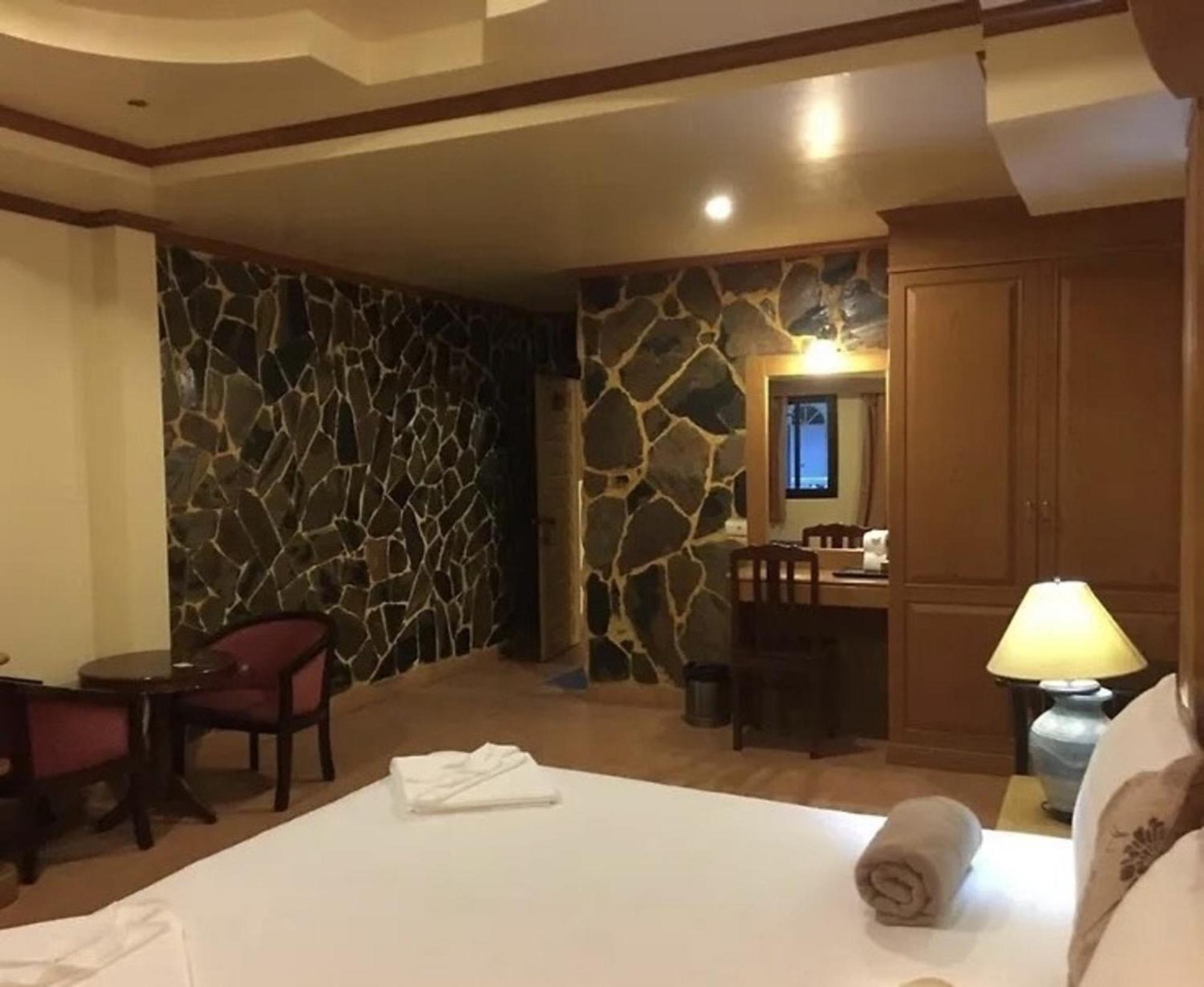 Hotel Patong Rockshore