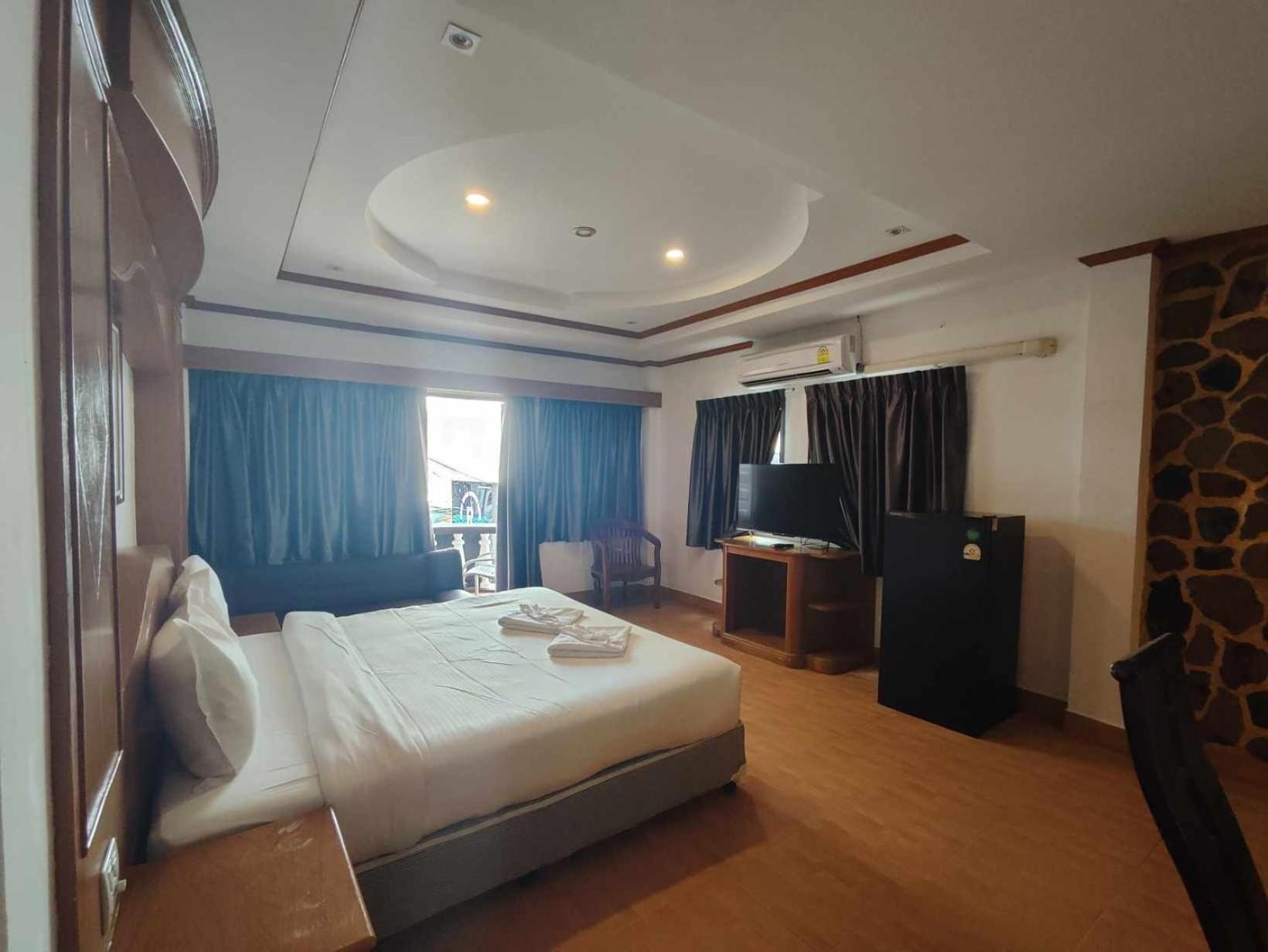 Patong Rockshore Hotel 2*